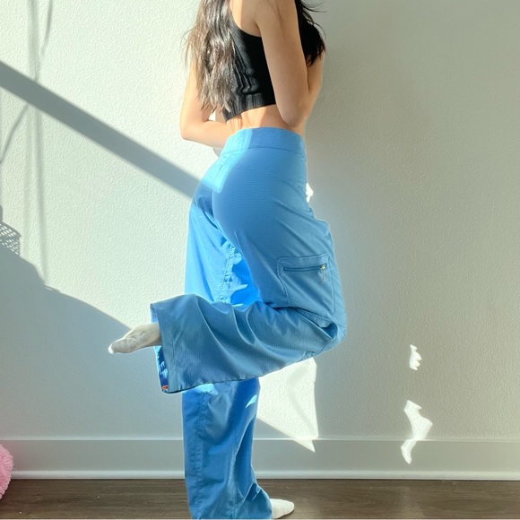 nike track pants - Picture 2 of 4